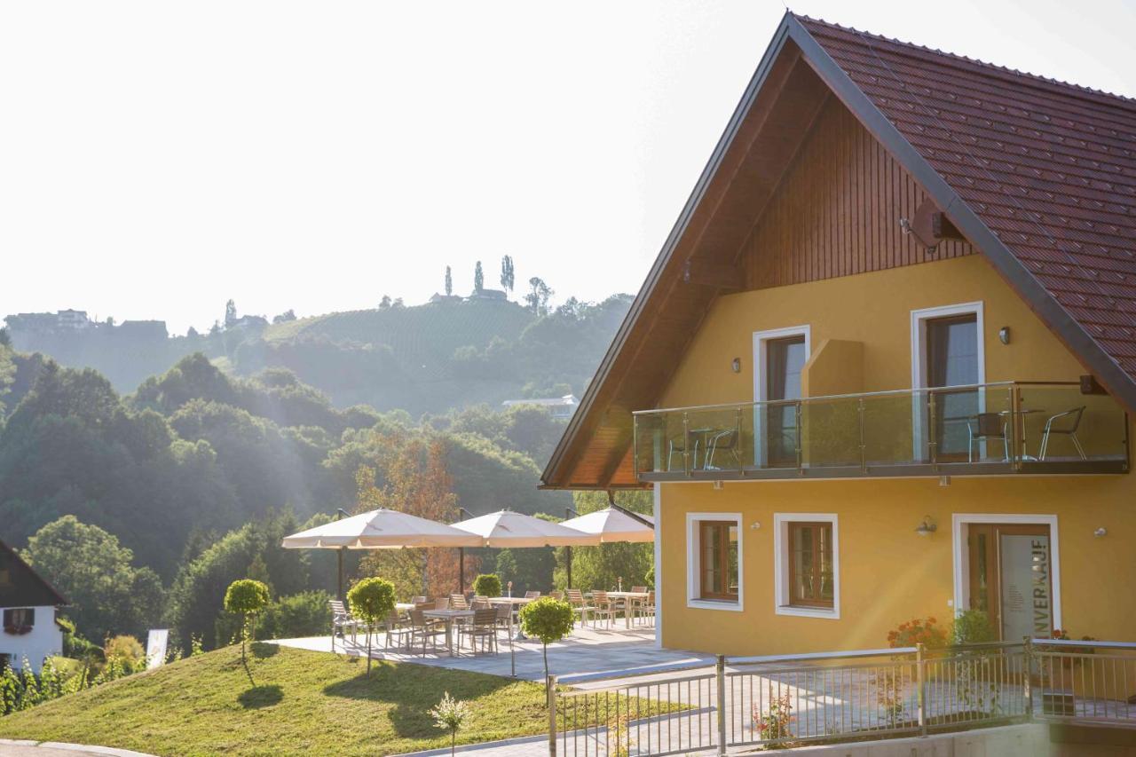 Weingut-Gaestezimmer Uhl Рач-ан-дер-Вайнштрассе Екстер'єр фото