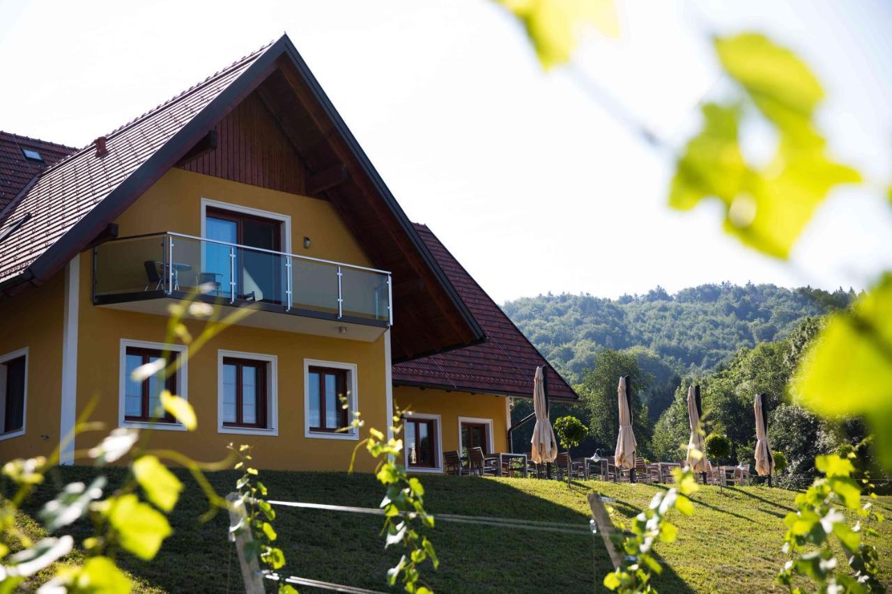 Weingut-Gaestezimmer Uhl Рач-ан-дер-Вайнштрассе Екстер'єр фото
